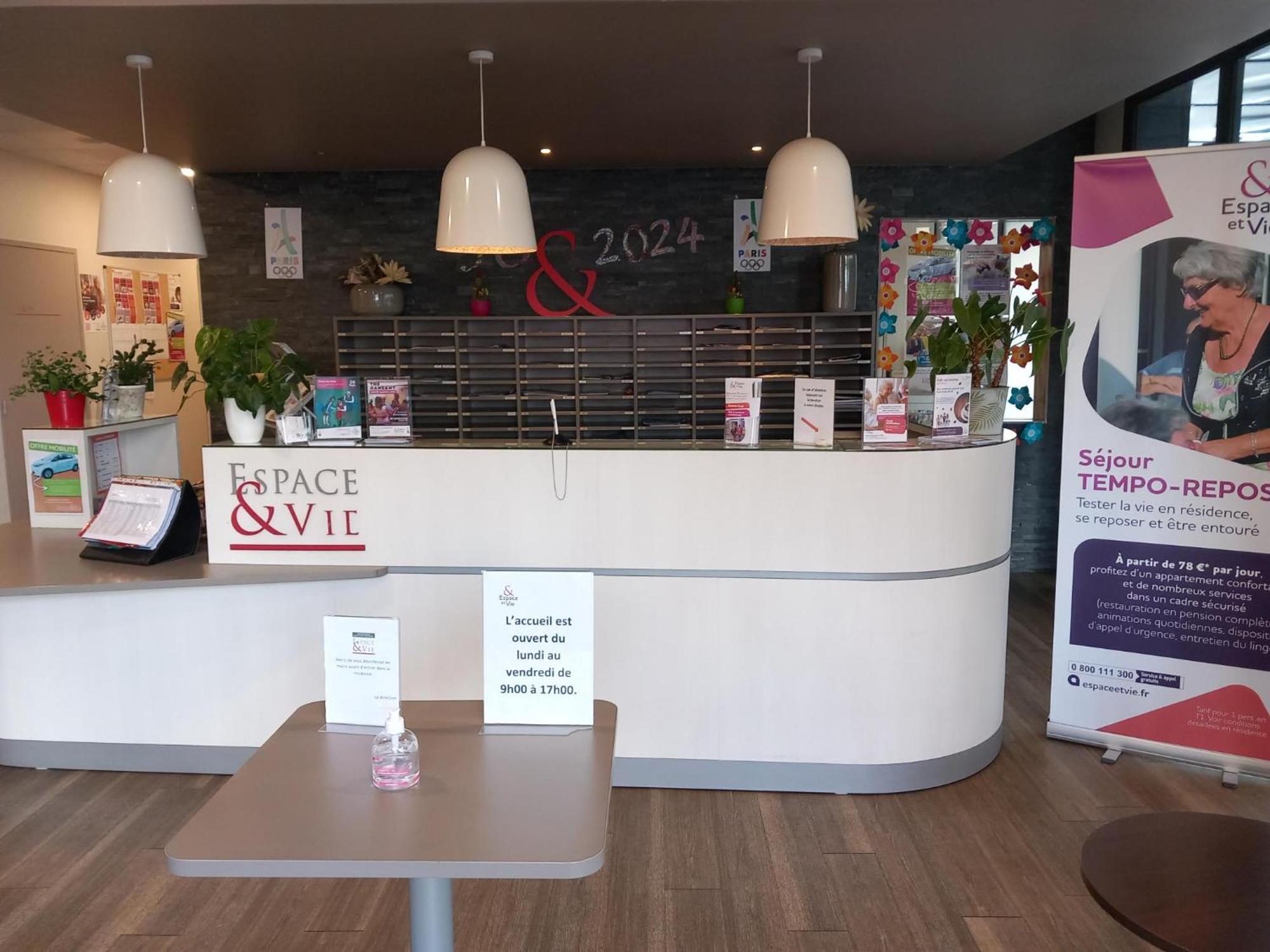 Services Seniors Espace Et Vie * Le Mans